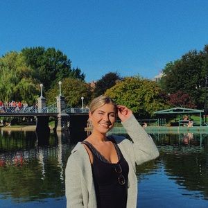 Meet your Posher, Bella